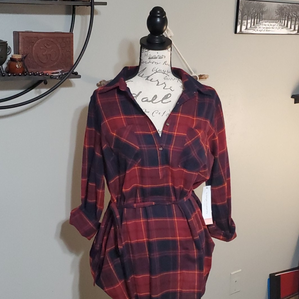 Liz Lange Maternity Top